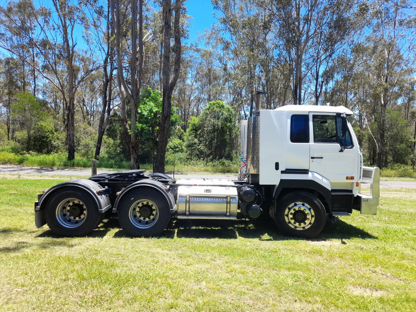 NISSAN UD CWB 483 HEAVY DUTY PRIME MOVER