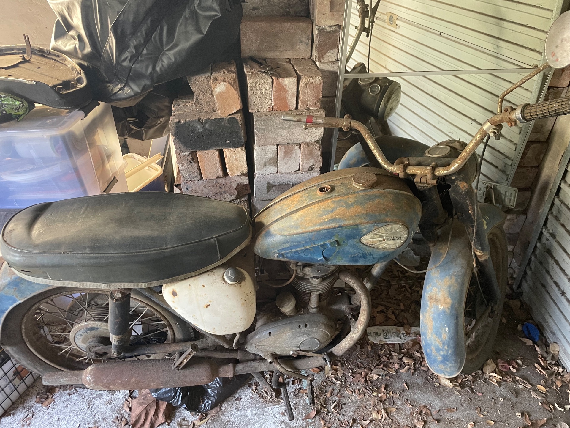 1959 BSA C15 250CC PROJECT 