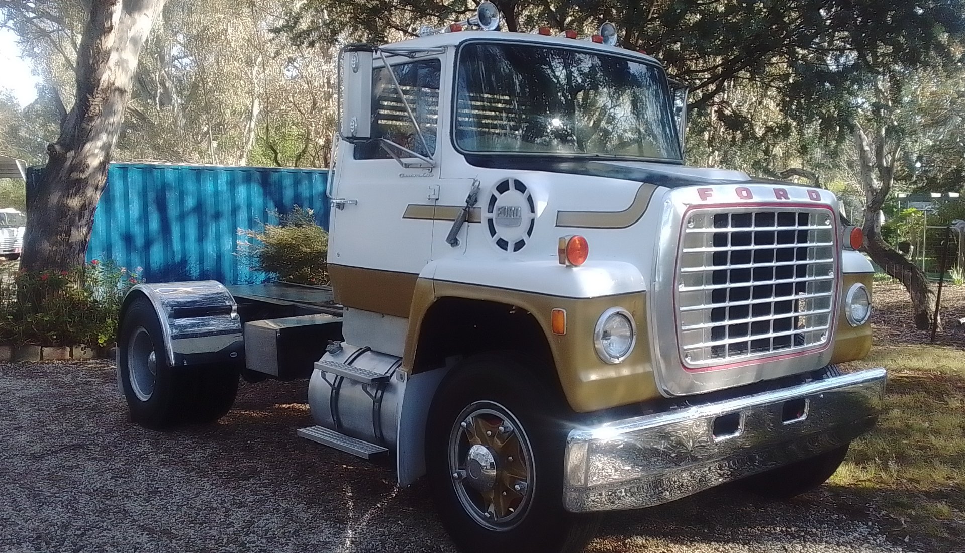 1976 FORD LOUISVILLE LN8000 10 SP MANUAL PRIME MOVER