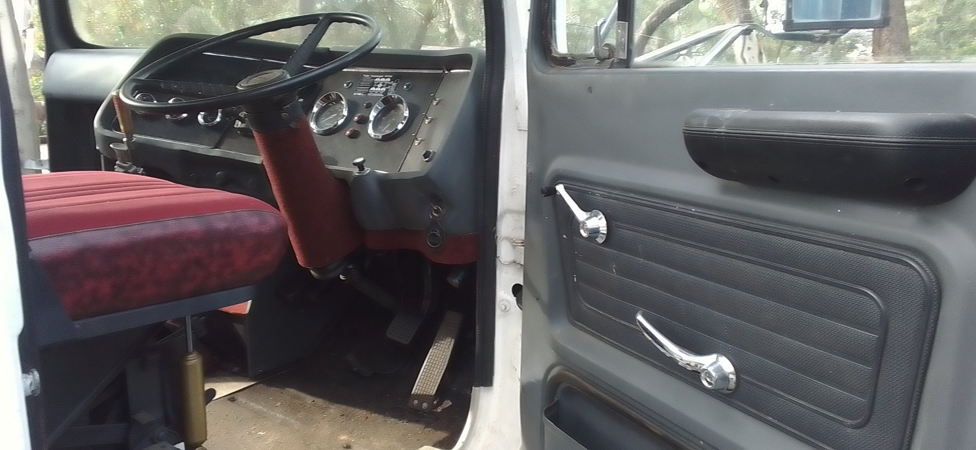 1976 FORD LOUISVILLE LN8000 10 SP MANUAL PRIME MOVER