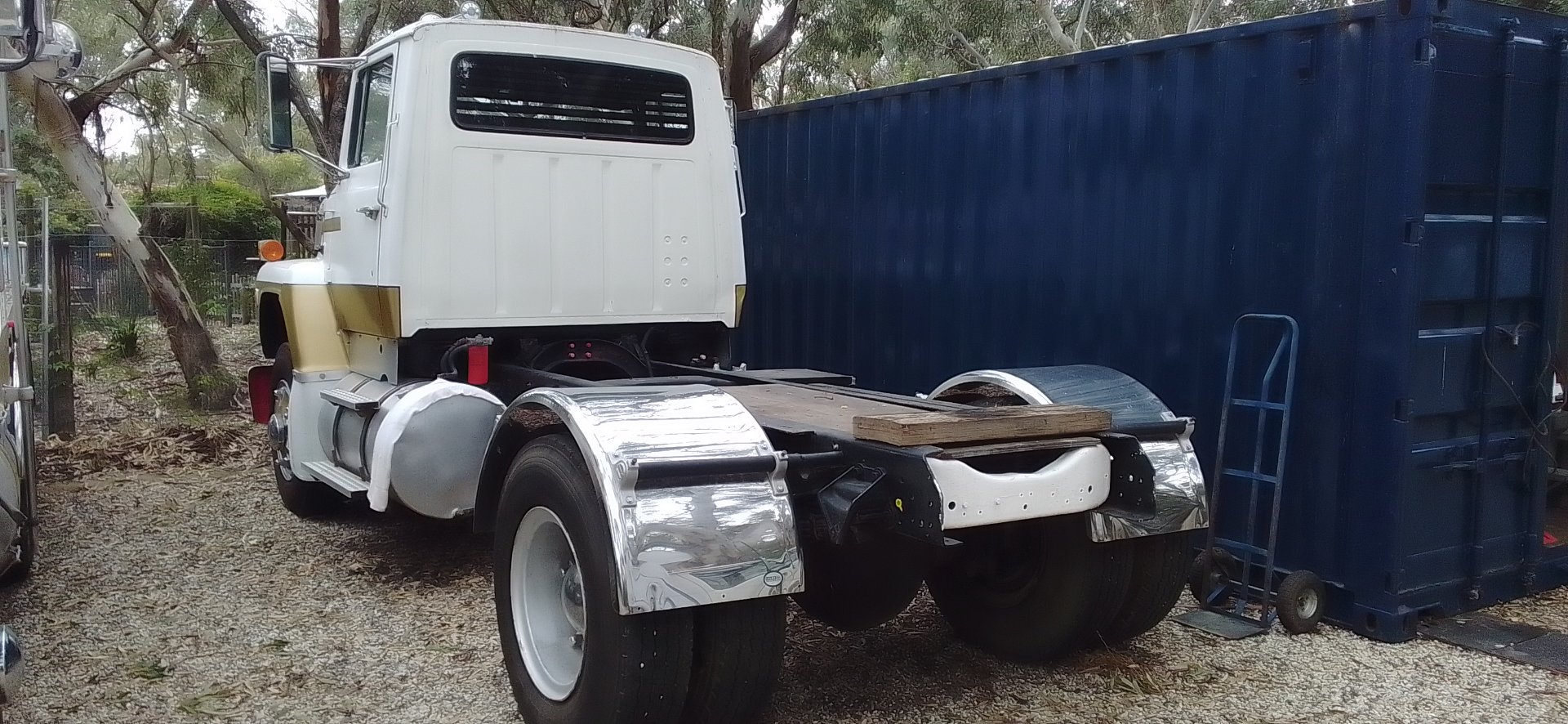 1976 FORD LOUISVILLE LN8000 10 SP MANUAL PRIME MOVER