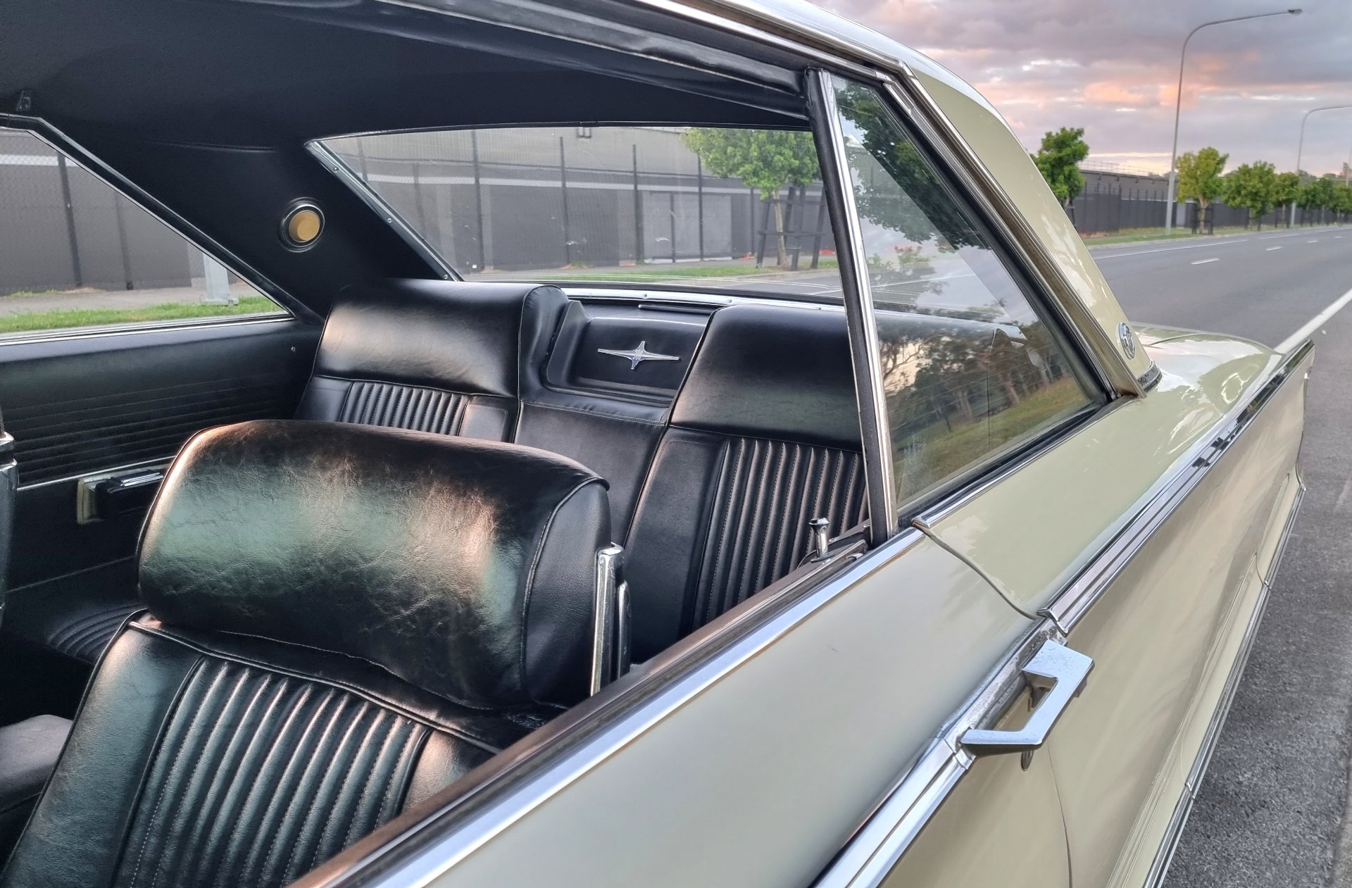 1966 CHRYSLER 300 HARD TOP 3 SP AUTOMATIC COUPE 