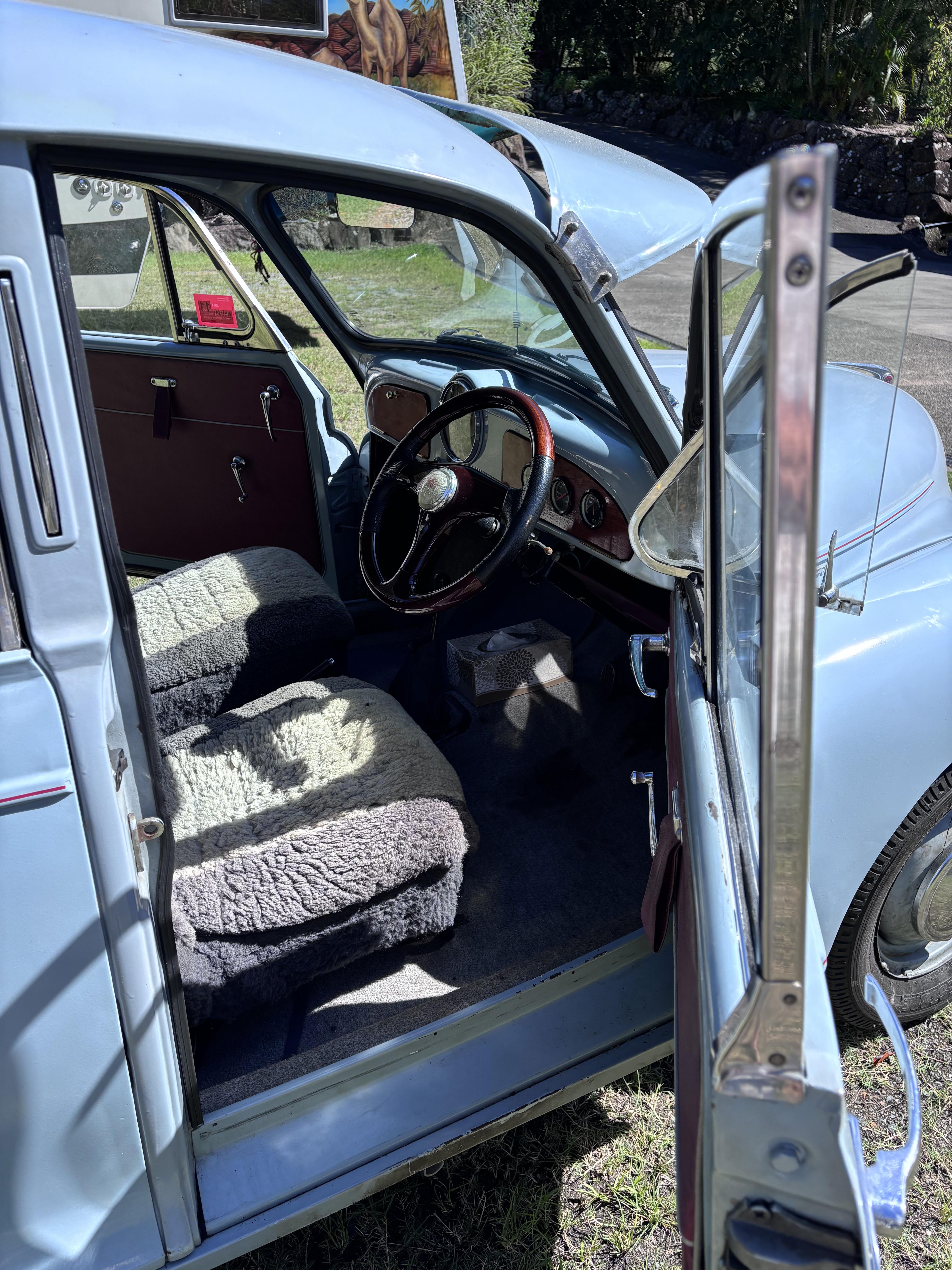 1952 MORRIS MINOR 1000 SEDAN