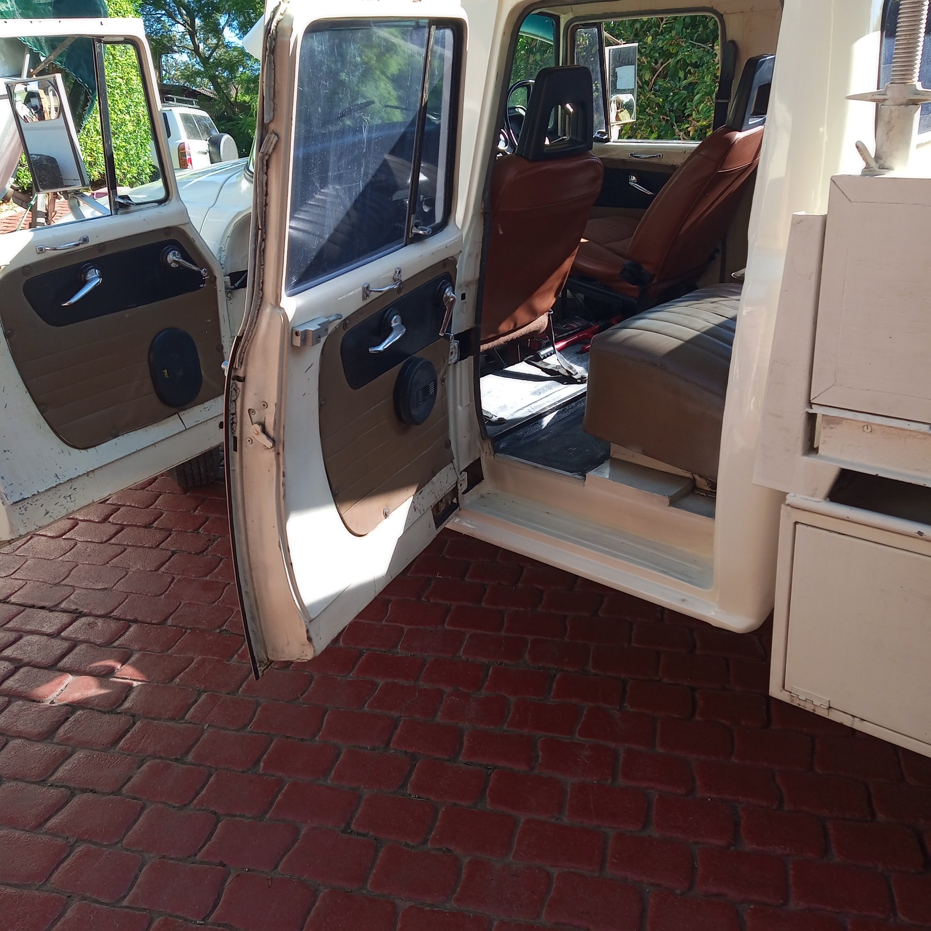 1974 DODGE D5N 300 CREW CAB TRUCK