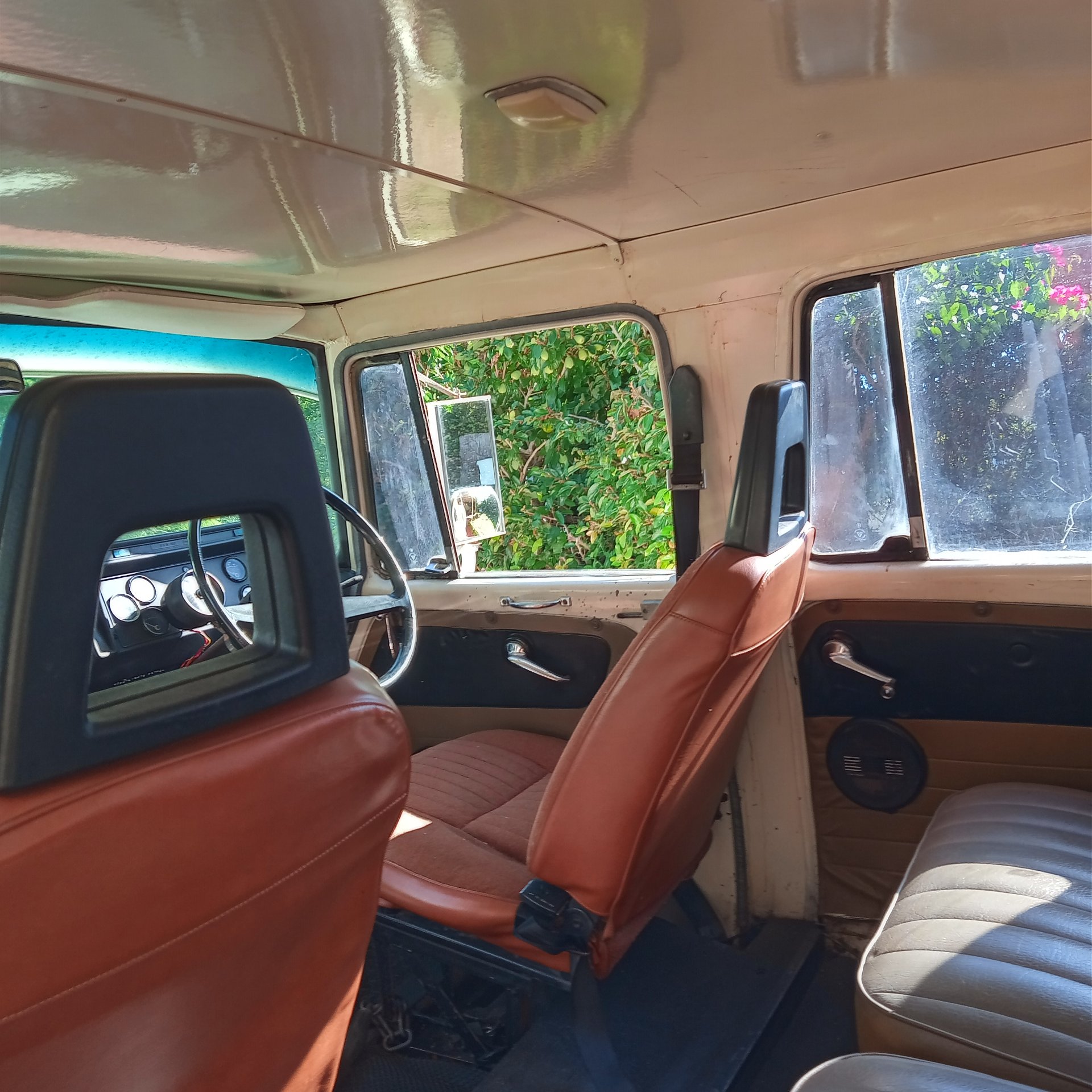 1974 DODGE D5N 300 CREW CAB TRUCK