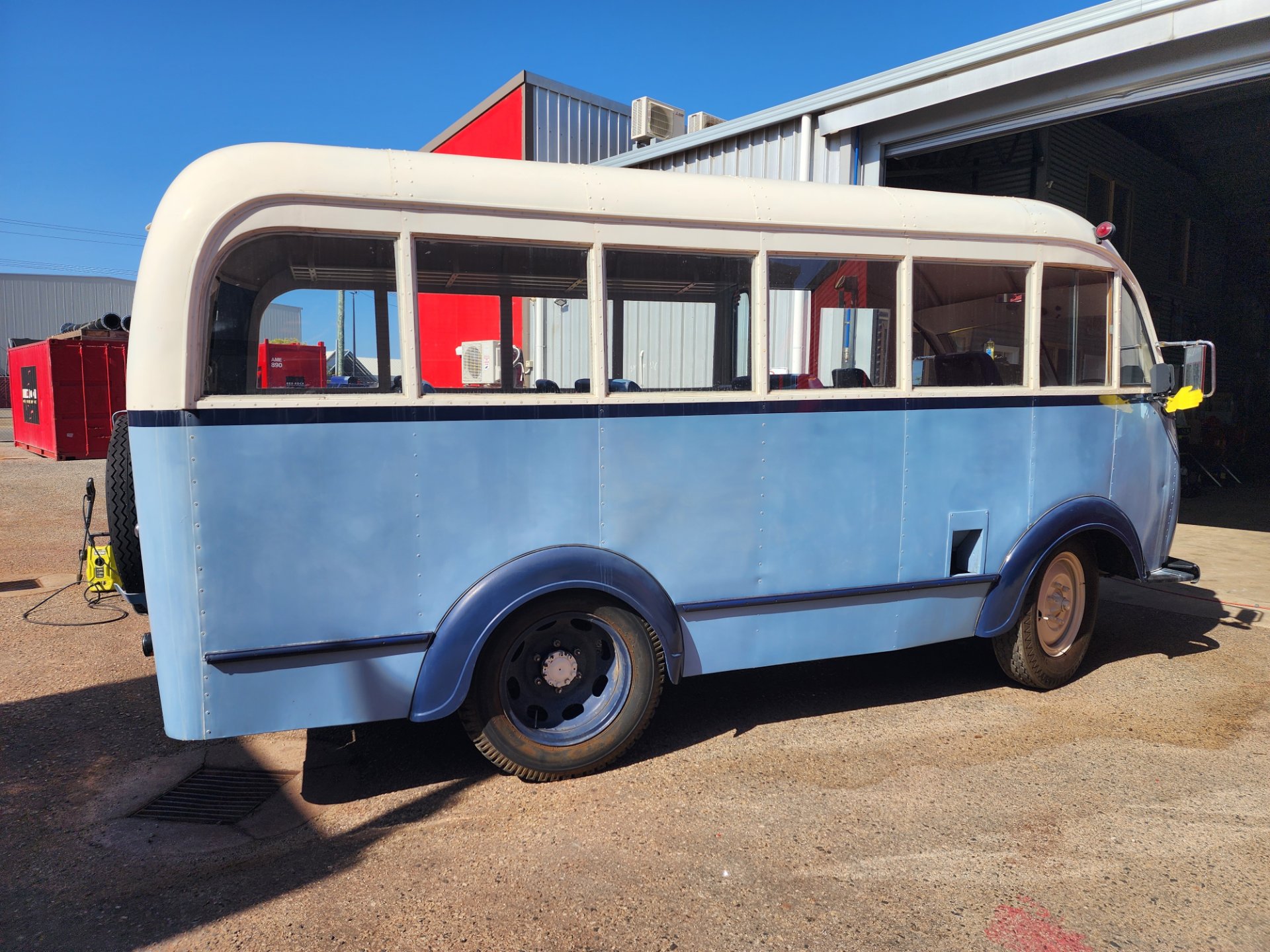 1954 AUSTIN K8 SCHOOL BUS