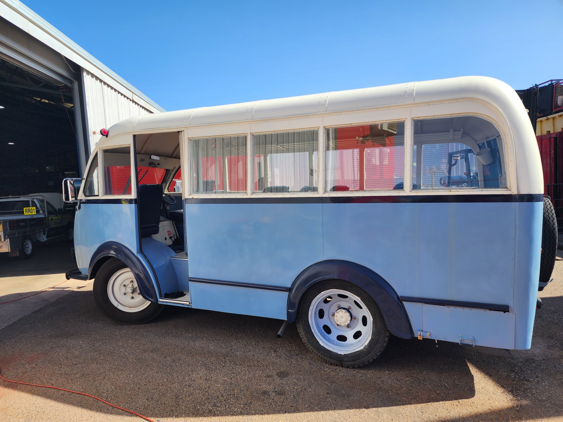 1954 AUSTIN K8 SCHOOL BUS 