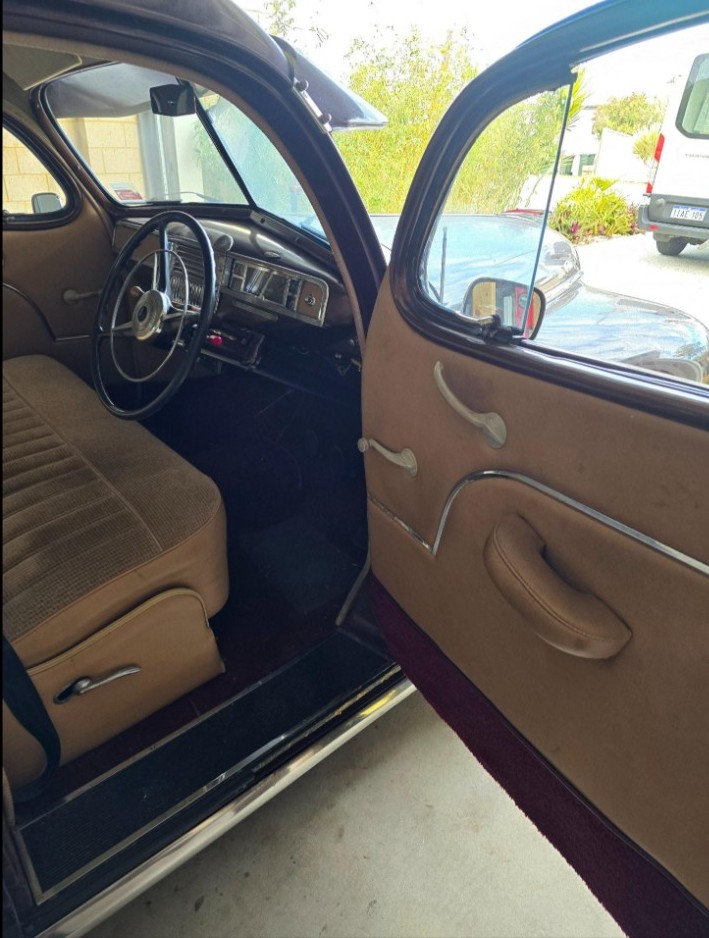 1946 DESOTO SUPER DELUXE 3 SP MANUAL 4D SEDAN