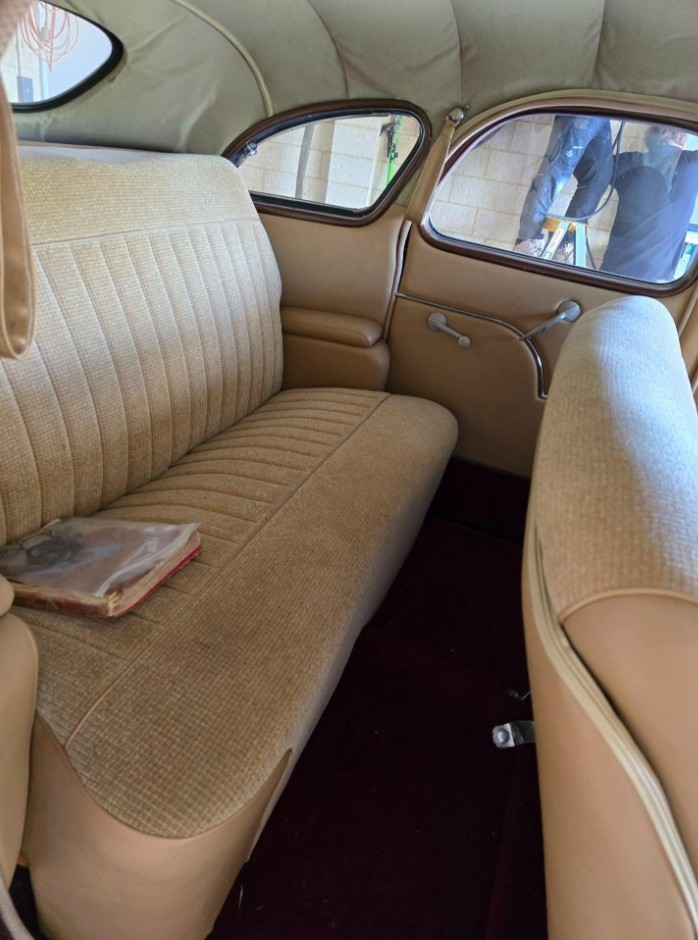 1946 DESOTO SUPER DELUXE 3 SP MANUAL 4D SEDAN