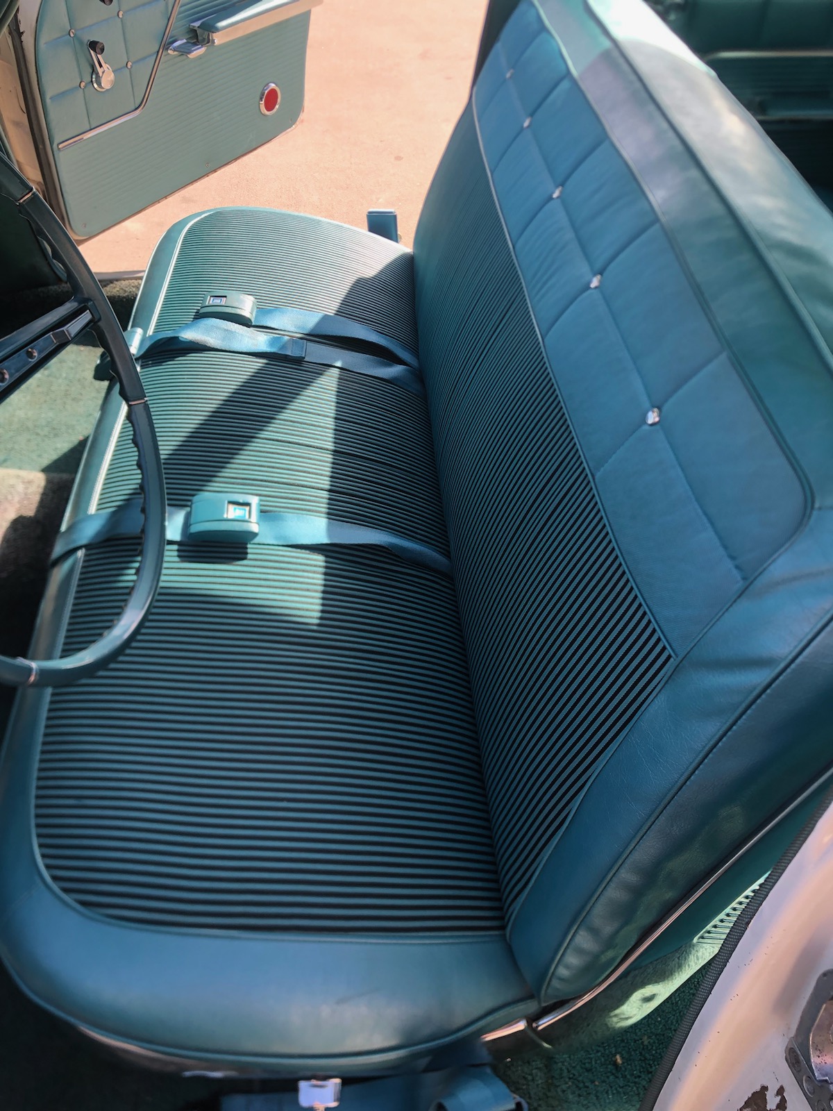 1962 CHEVROLET IMPALA HI-POST SEDAN