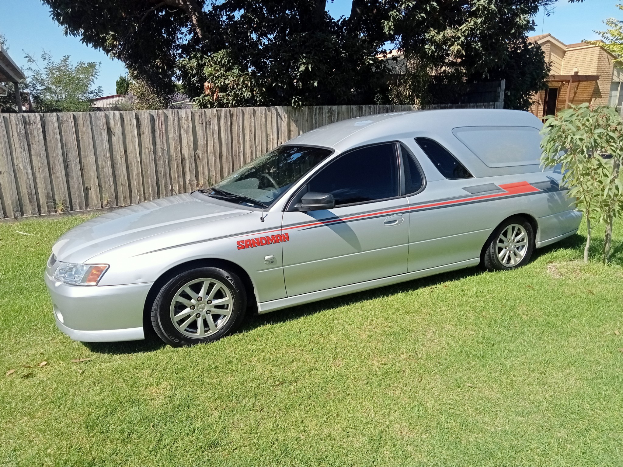 2004 HOLDEN SANDMAN MANUAL PANEL VAN