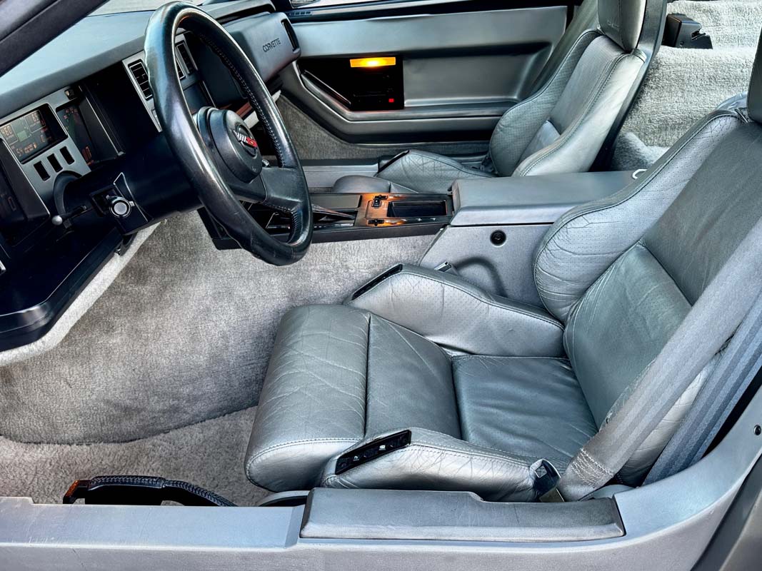 1986 CHEVROLET CORVETTE C4 Z51 AUTOMATIC COUPE