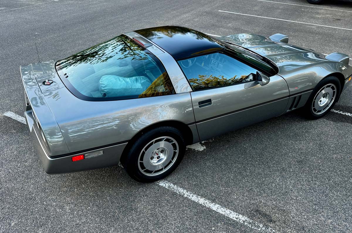 1986 CHEVROLET CORVETTE C4 Z51 AUTOMATIC COUPE