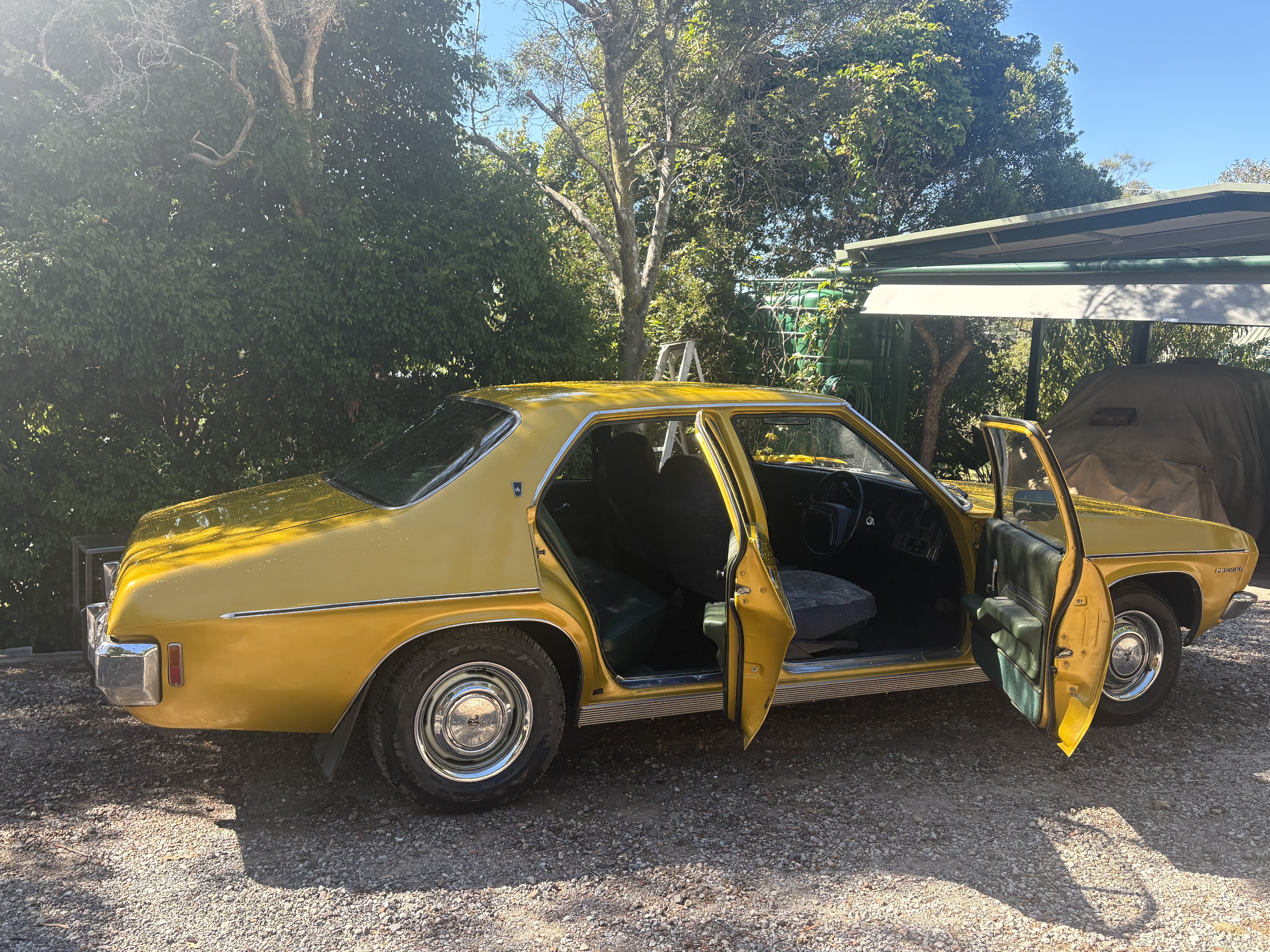 1973 HOLDEN PREMIER HQ 3 SP AUTOMATIC 4D SEDAN