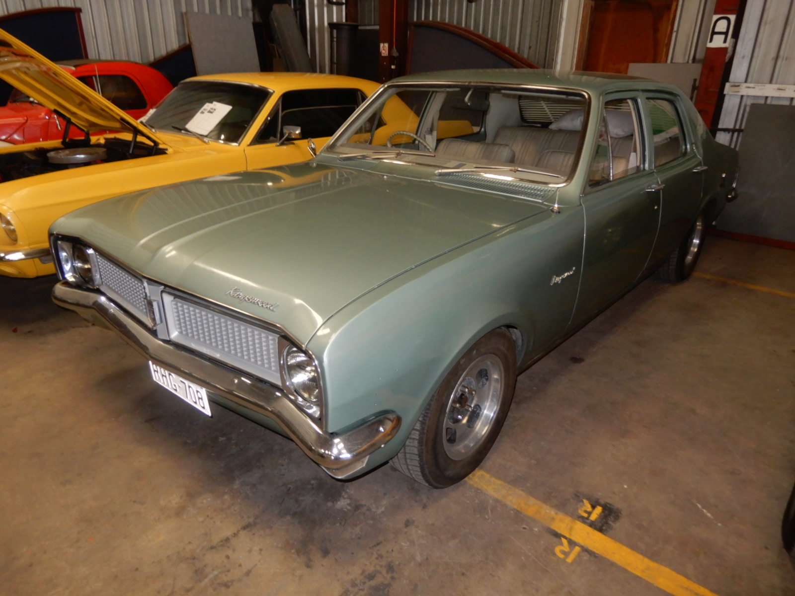 1970 HOLDEN KINGSWOOD HG V8 AUTOMATIC SEDAN.