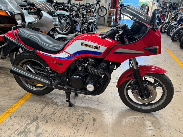 1984 KAWASAKI GPZ750 ROAD