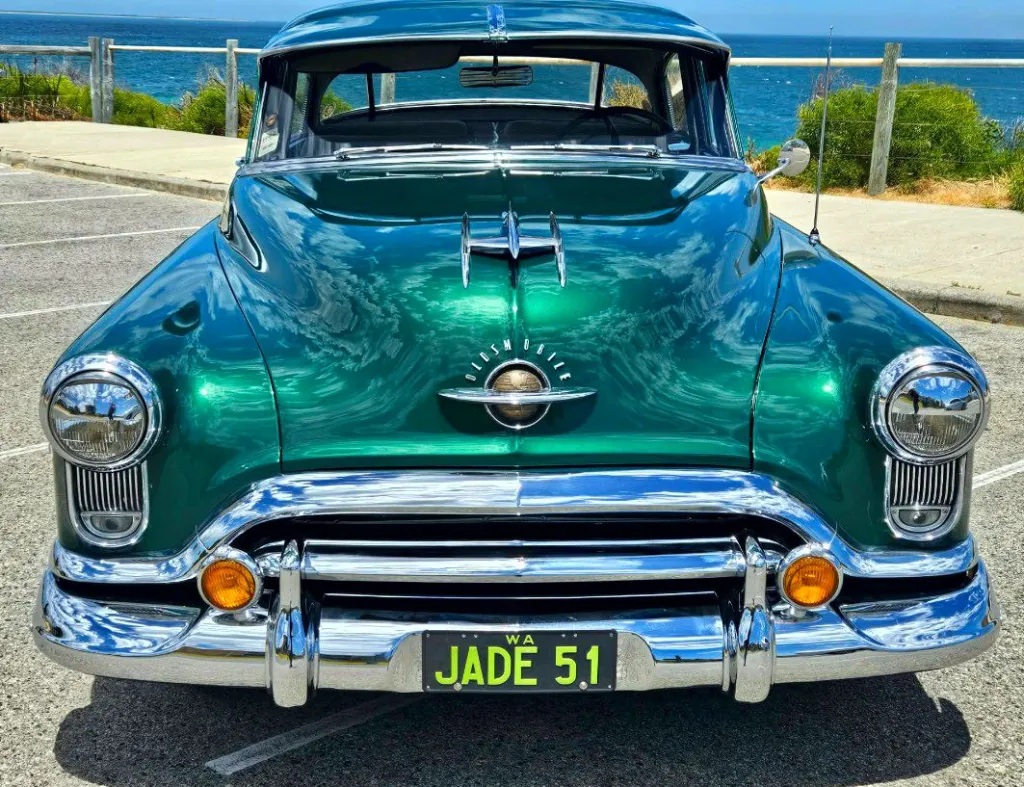 1951 OLDSMOBILE 98 HOLIDAY DELUXE AUTOMATIC SEDAN
