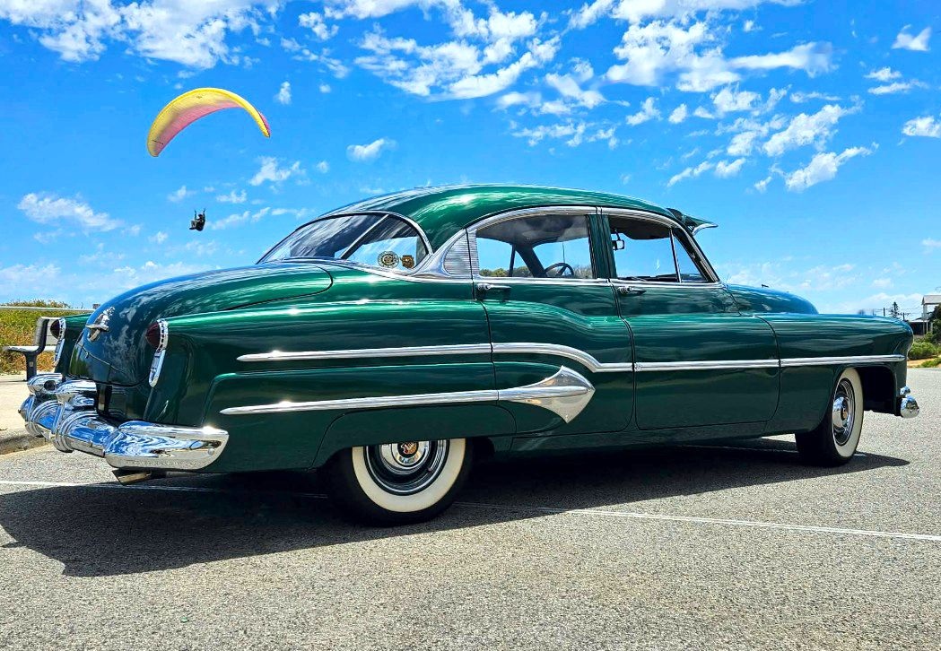 1951 OLDSMOBILE 98 HOLIDAY DELUXE AUTOMATIC SEDAN