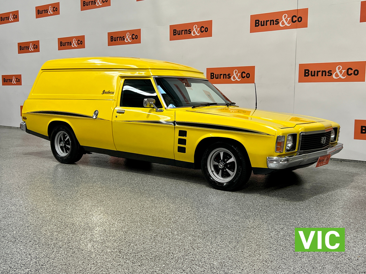 1975 HOLDEN HJ SANDMAN 308 MANUAL PANEL VAN