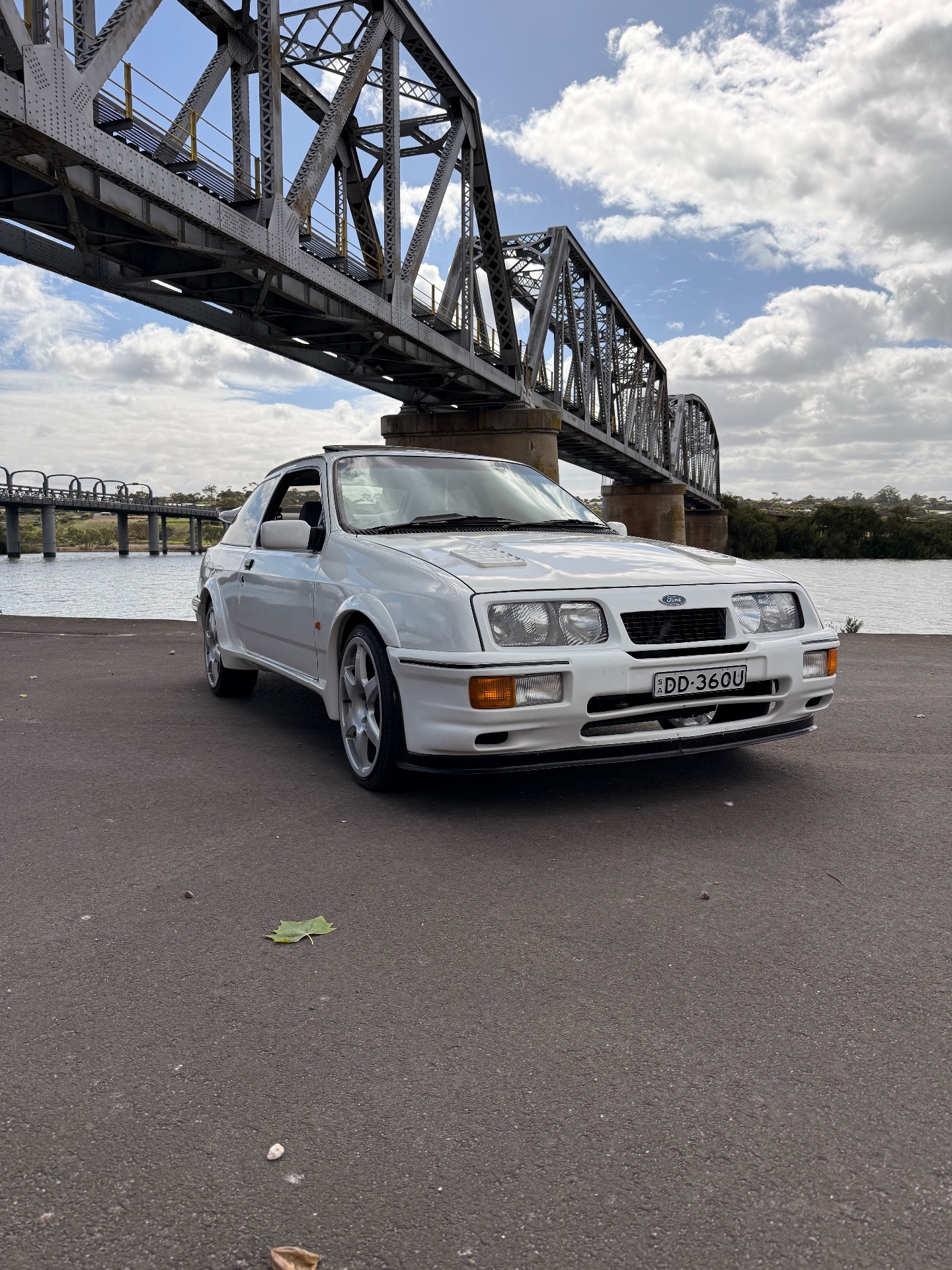 1984 FORD SIERRA 5 SPD MANUAL HATCHBACK REPLICA