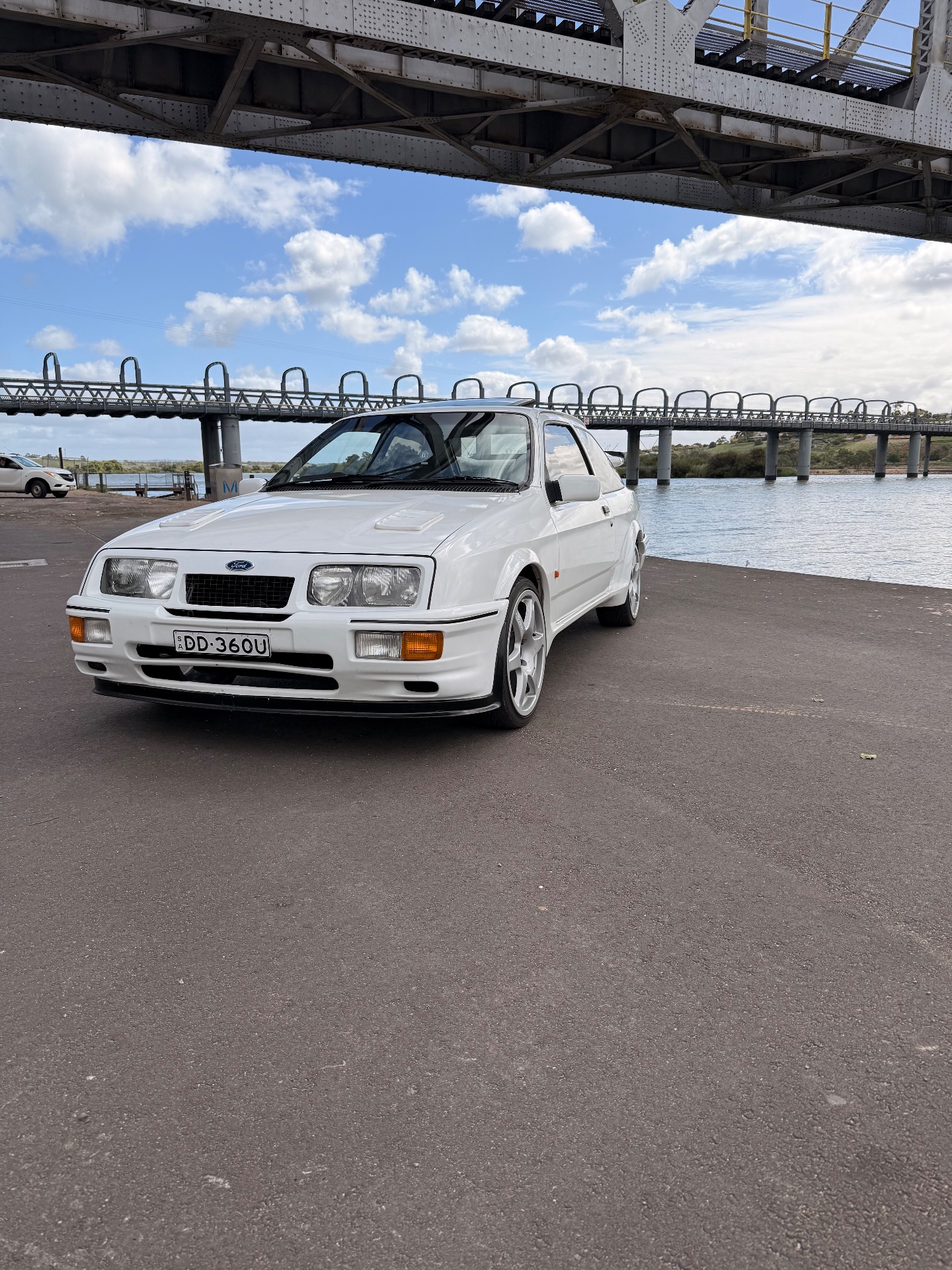 1984 FORD SIERRA 5 SPD MANUAL HATCHBACK REPLICA