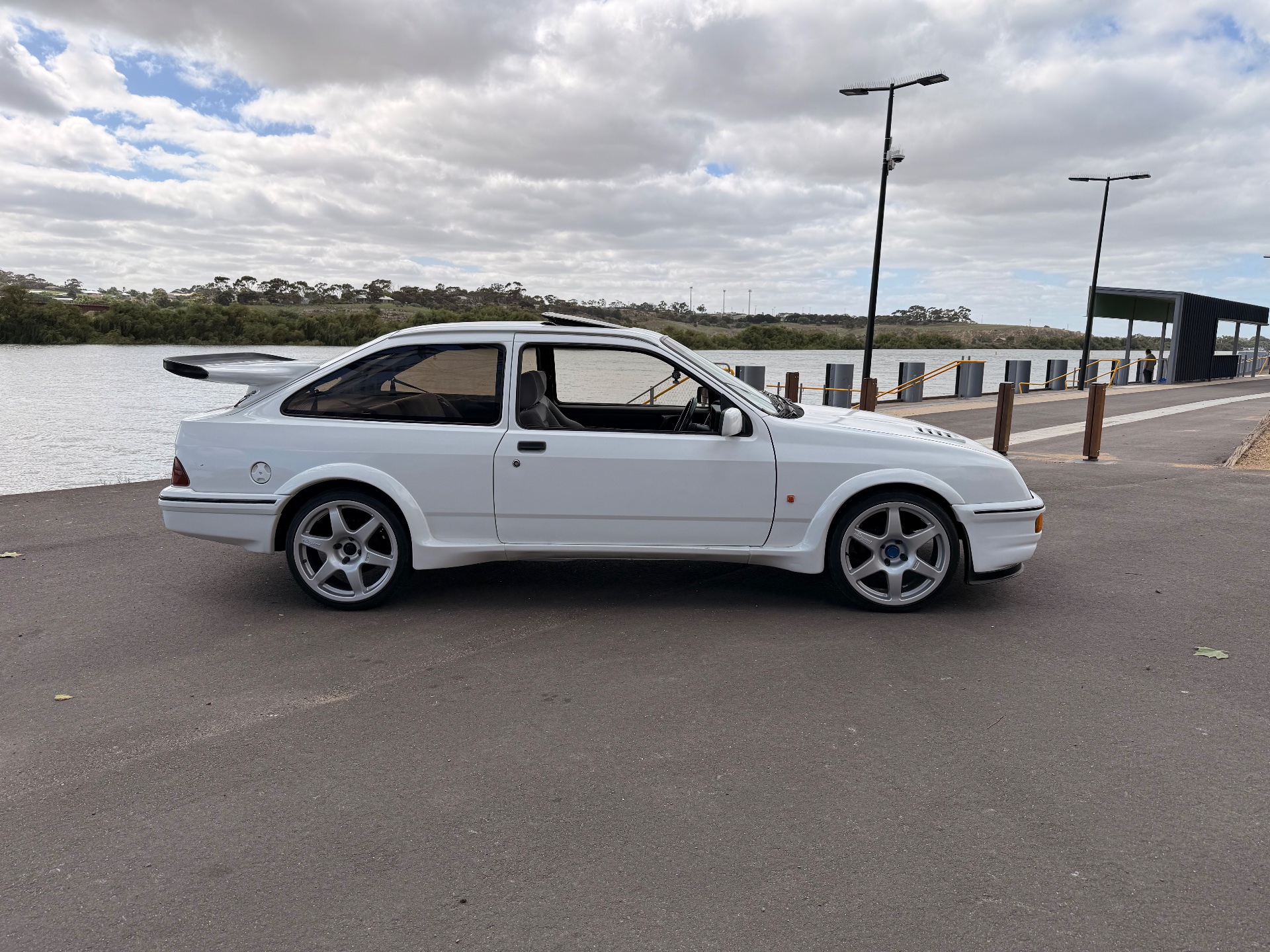1984 FORD SIERRA 5 SPD MANUAL HATCHBACK REPLICA