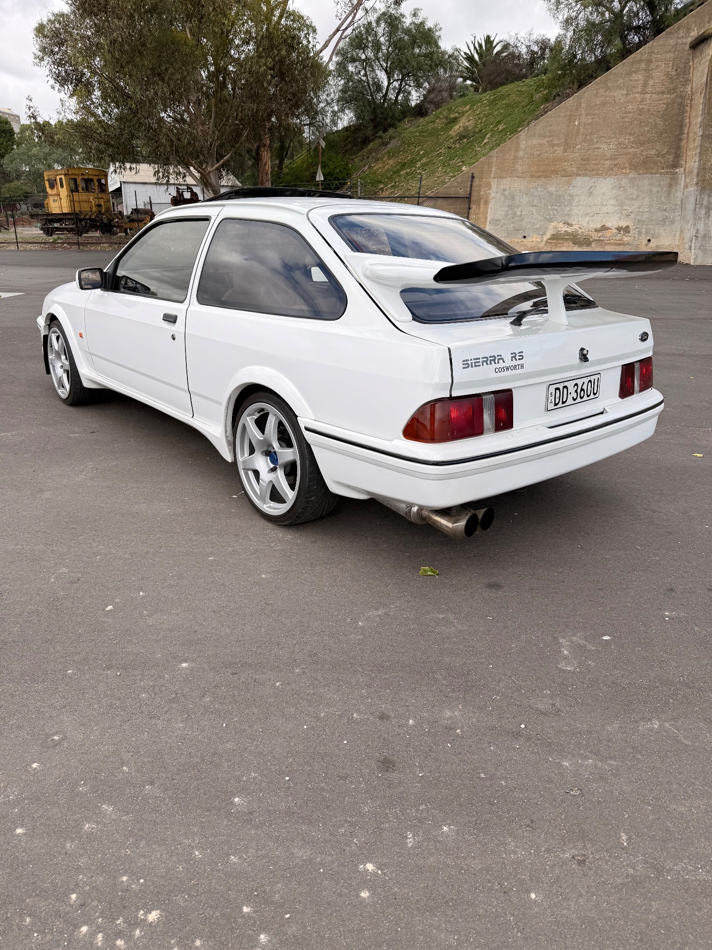 1984 FORD SIERRA 5 SPD MANUAL HATCHBACK REPLICA