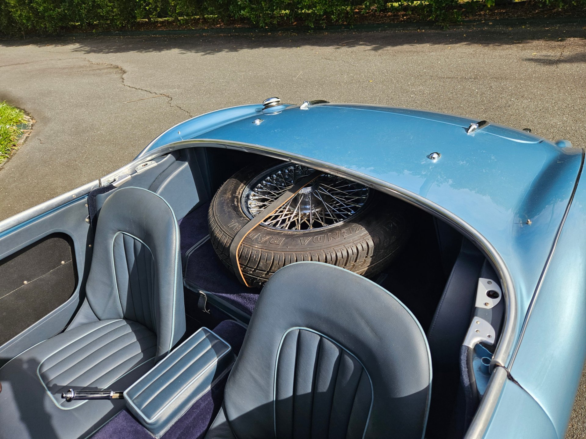 1958 AUSTIN HEALEY 100-6 MANUAL ROADSTER