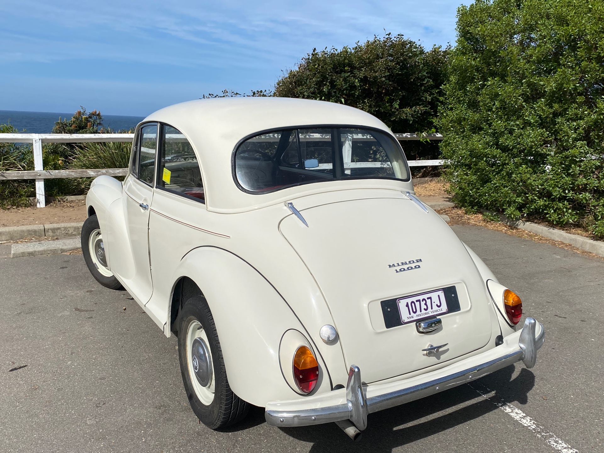 1960 MORRIS MINOR 1000 SEDAN