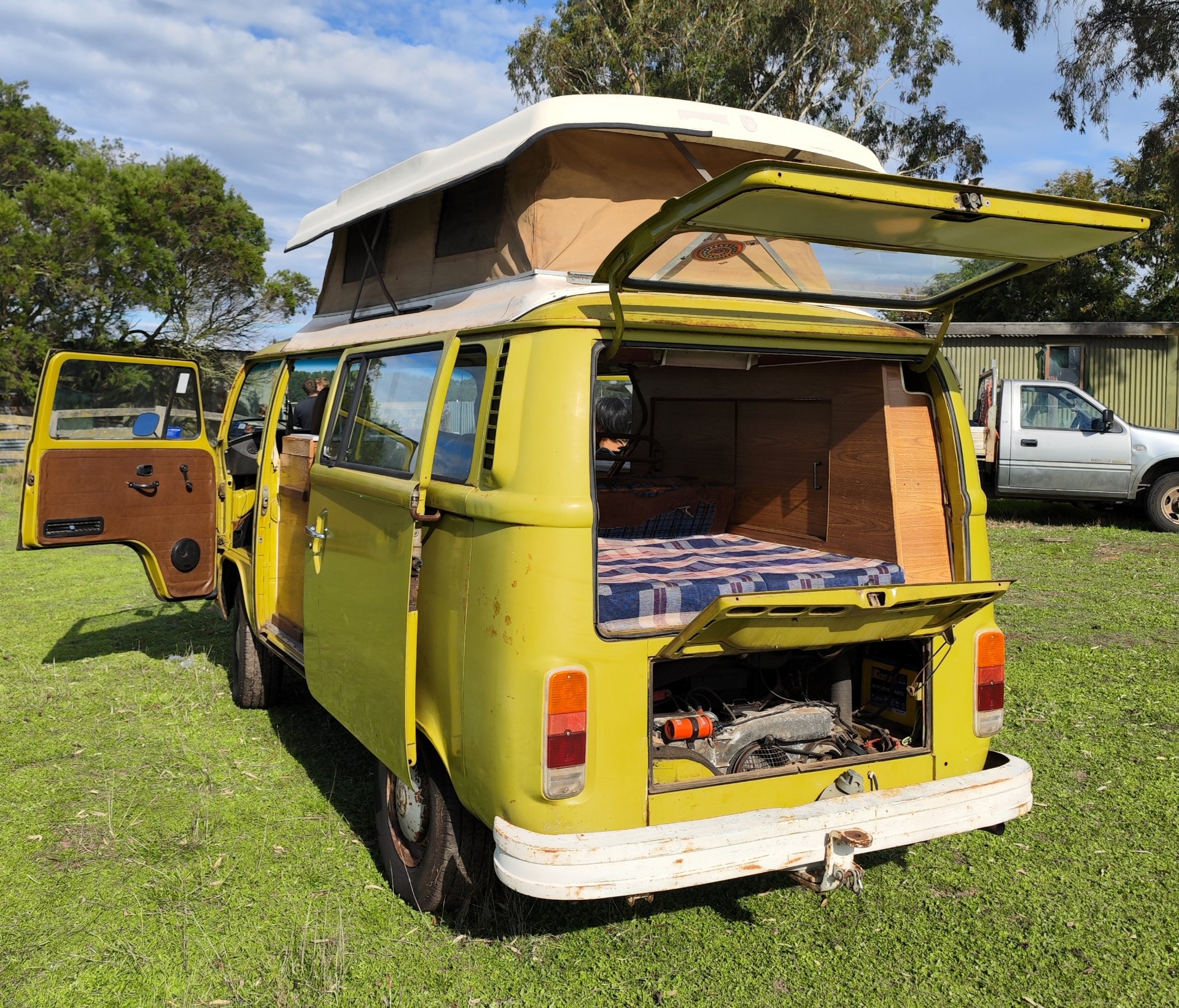 1976 VOLKSWAGEN KOMBI 3 SP AUTOMATIC POP TOP CAMPER