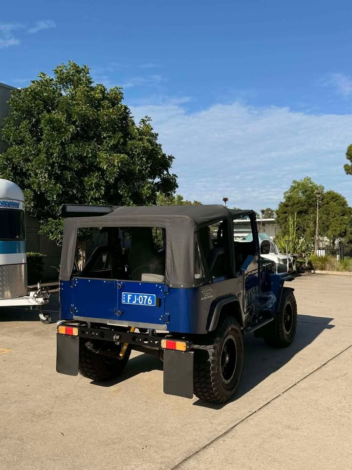 1976 TOYOTA LANDCRUISER FJ40 CUSTOM UTILITY