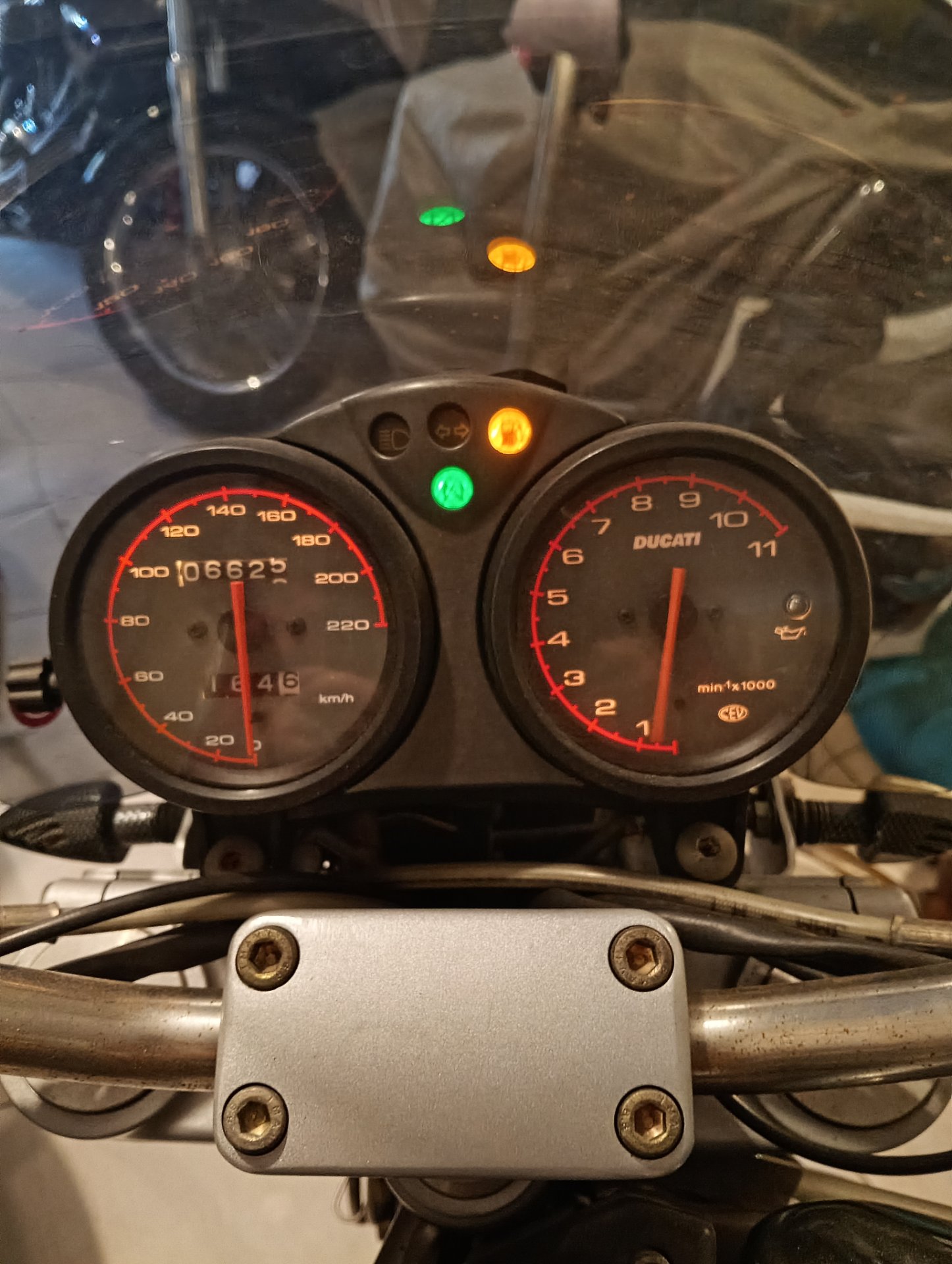 2000 DUCATI MONSTER 400 ROAD