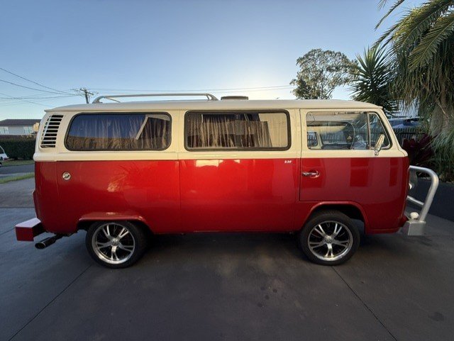 1976 VOLKSWAGEN KOMBI T2 4 SP MANUAL VAN