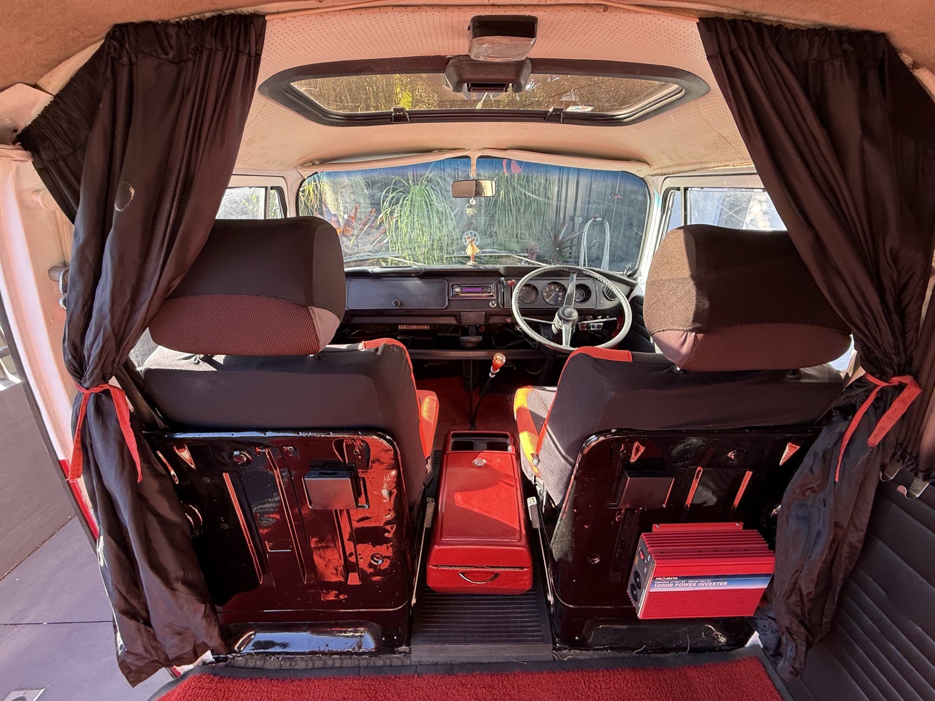 1976 VOLKSWAGEN KOMBI T2 4 SP MANUAL VAN