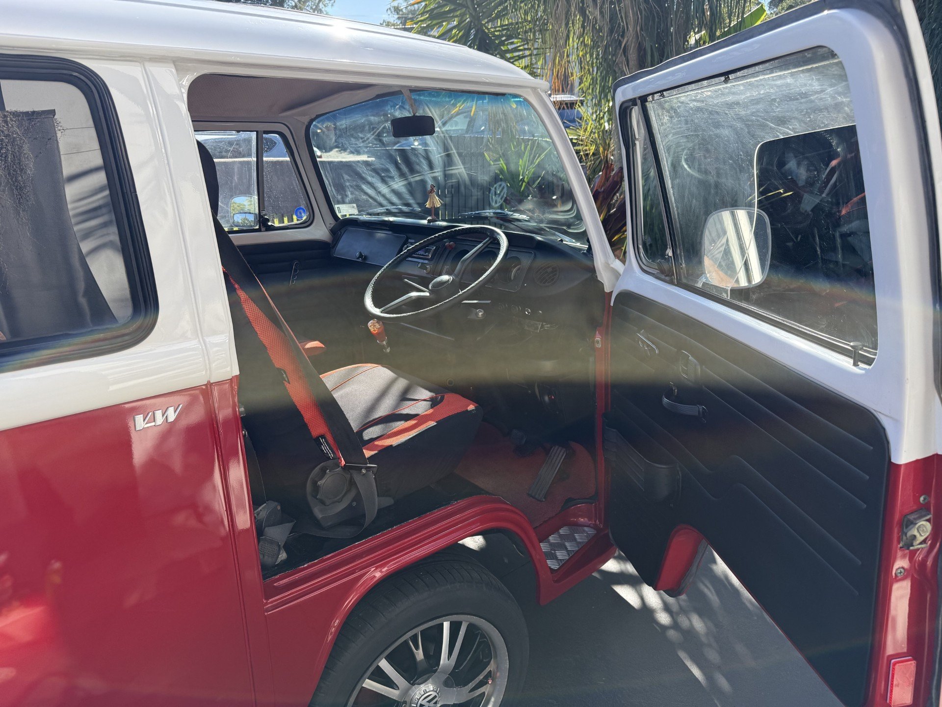 1976 VOLKSWAGEN KOMBI T2 4 SP MANUAL VAN