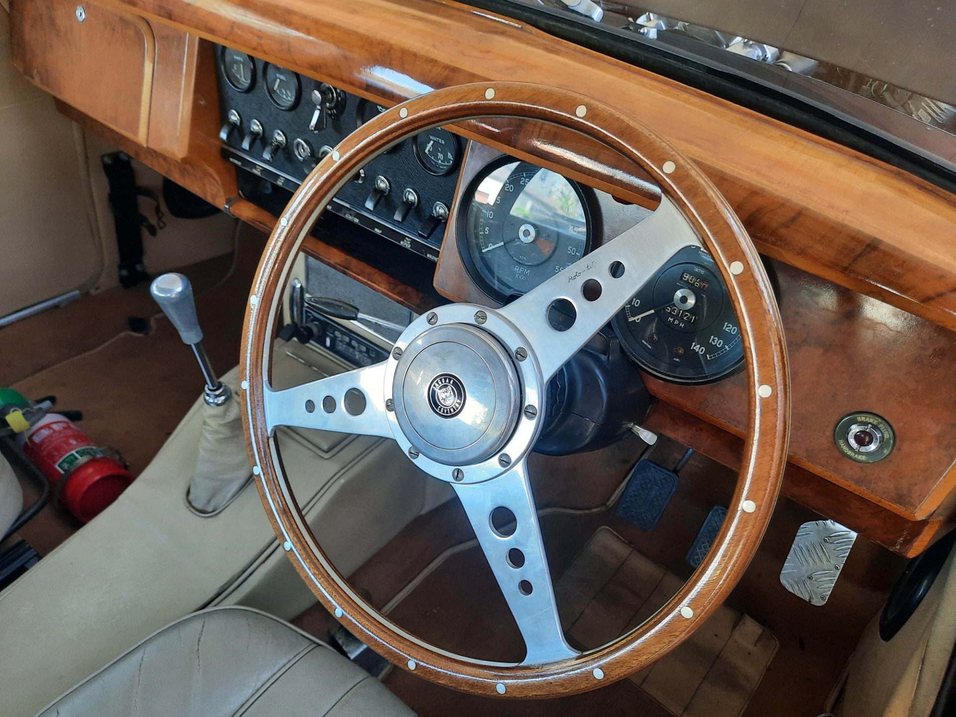 1961 JAGUAR MARK II MANUAL SALOON