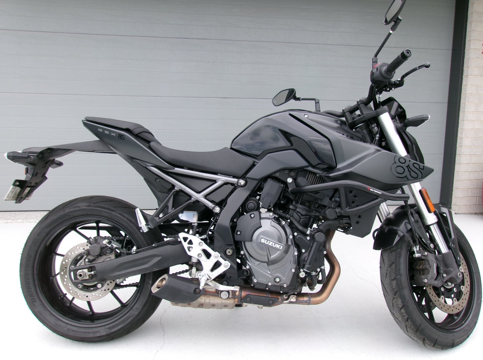 2023 SUZUKI GSX-8S ROAD