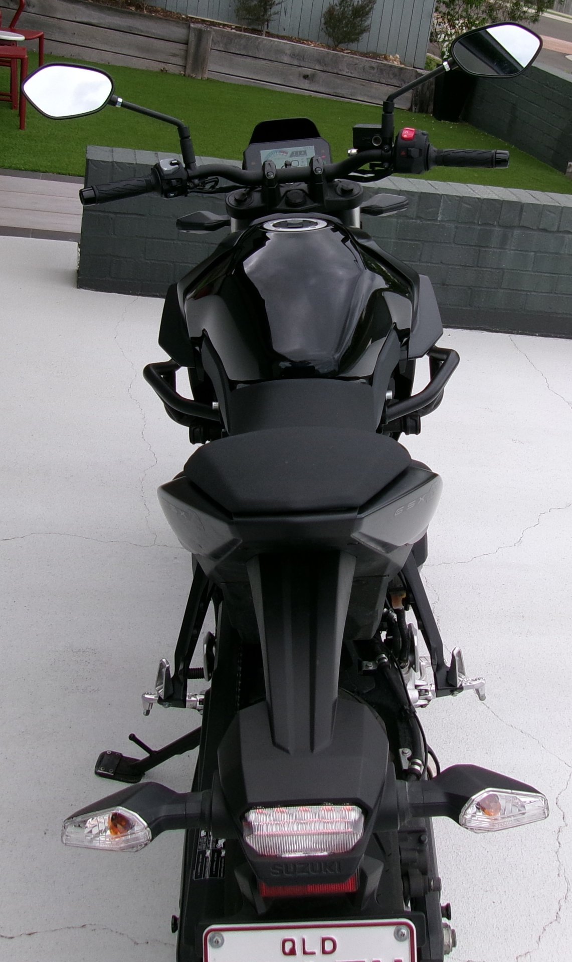 2023 SUZUKI GSX-8S ROAD