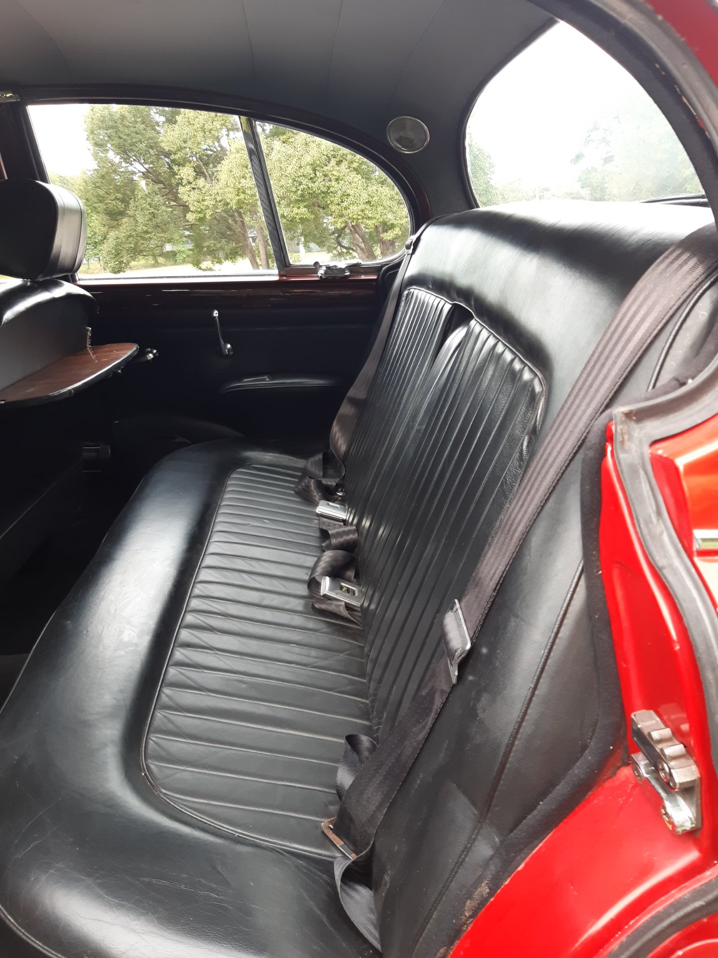 1961 JAGUAR MKII SEDAN
