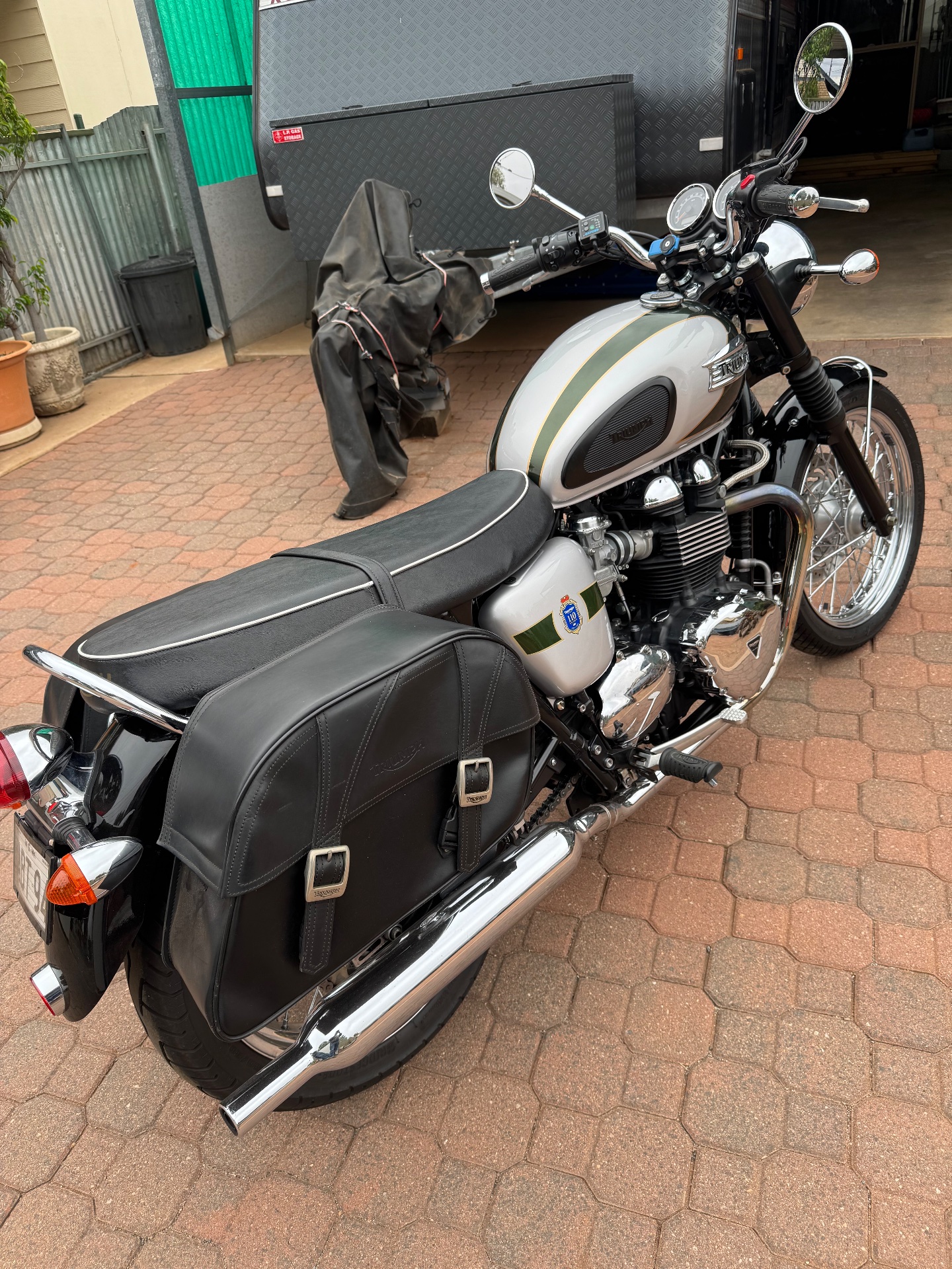 2012 TRIUMPH BONNEVILLE T100 110th ANN. SE ROAD 