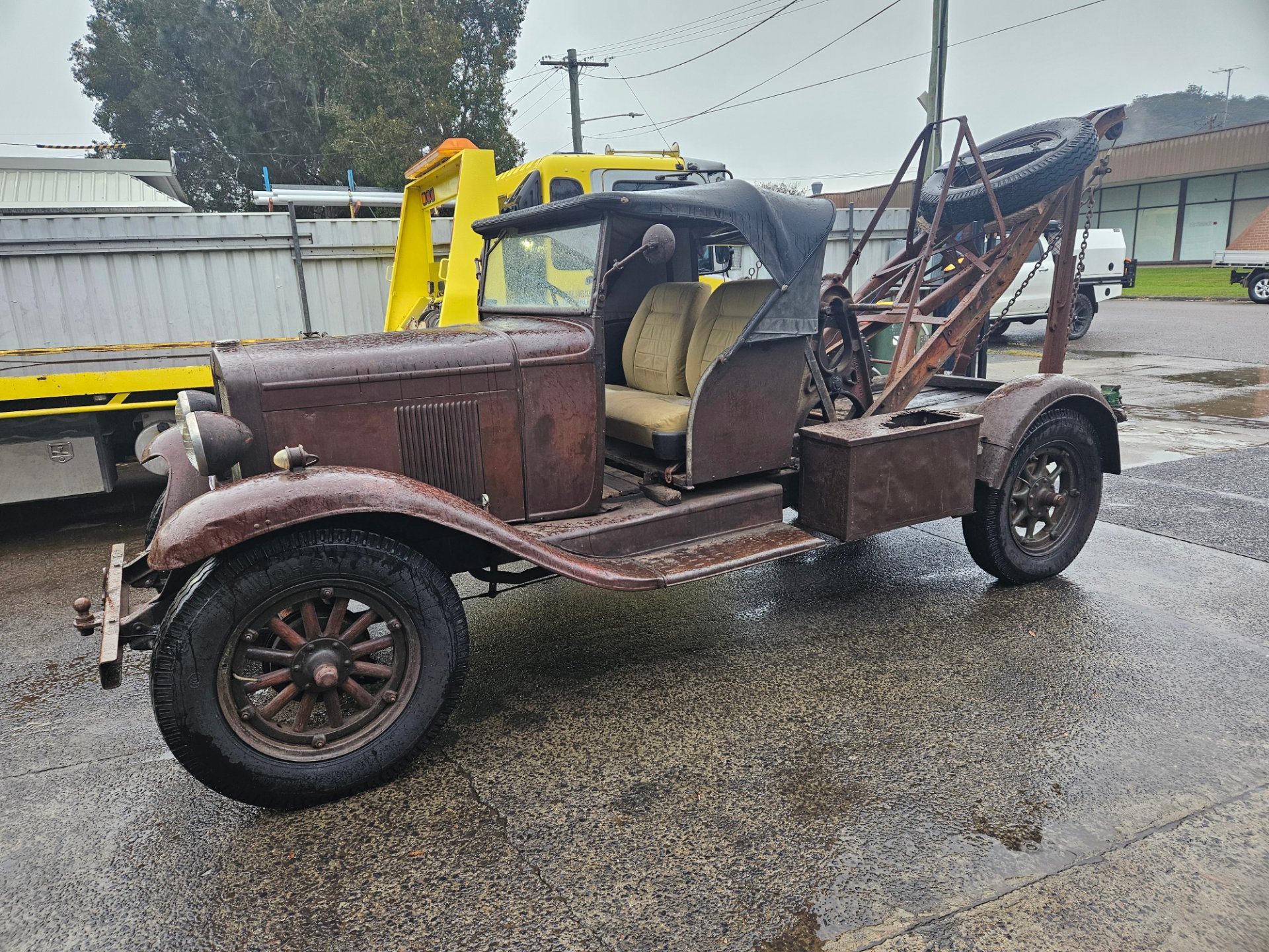 1927 CHEV TOW TRUCK