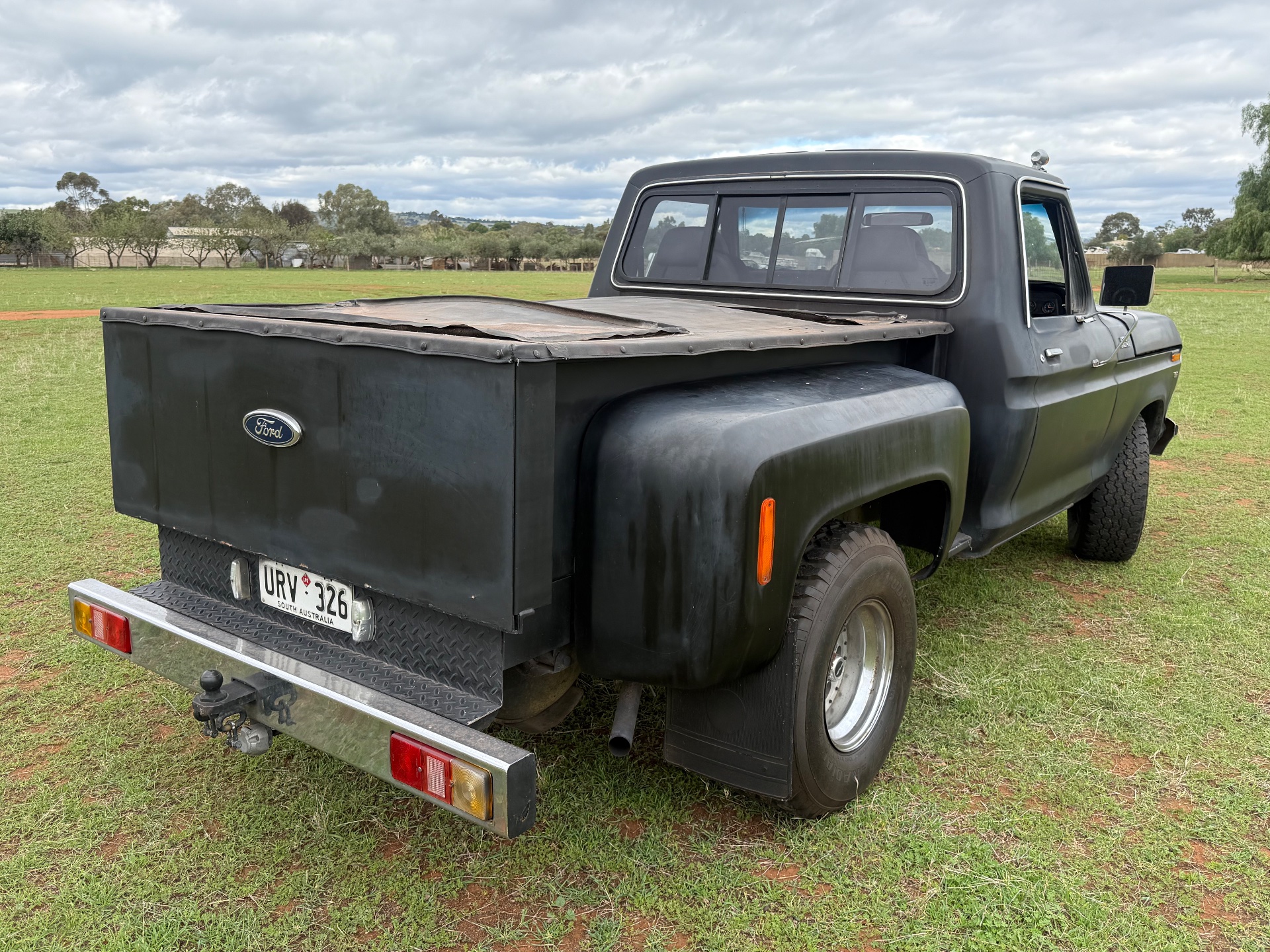 1979 FORD F100 CUSTOM STYLE SIDE PICK UP