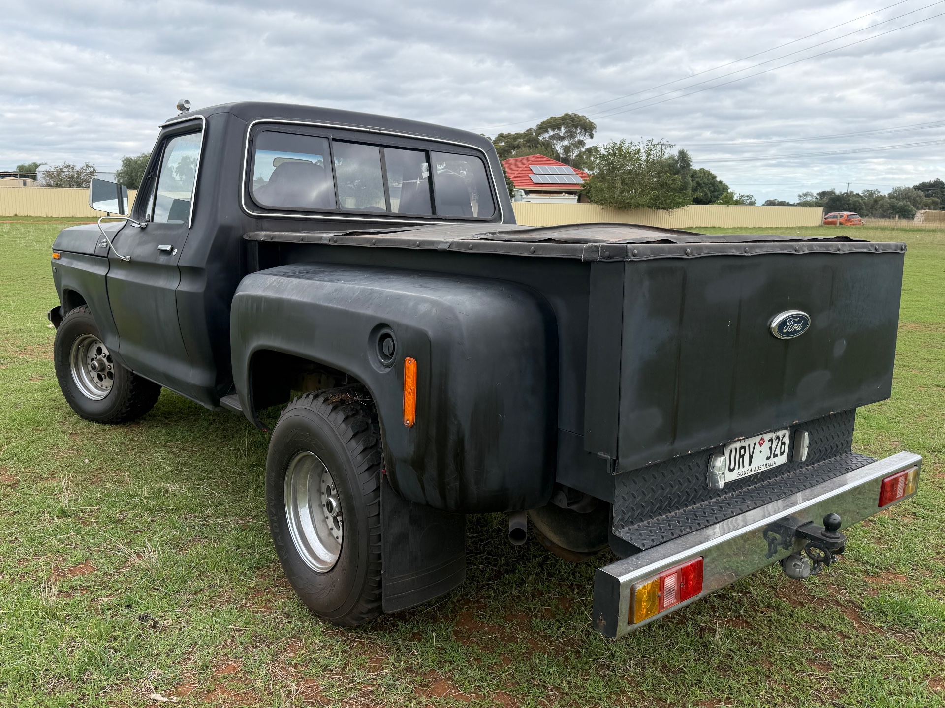 1979 FORD F100 CUSTOM STYLE SIDE PICK UP