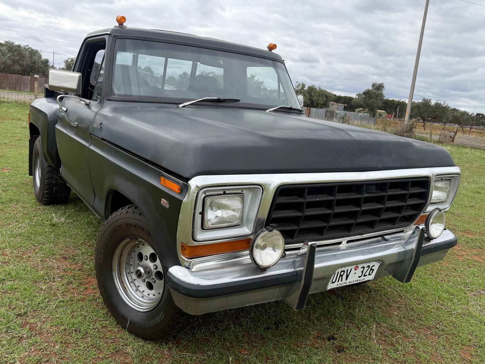 1979 FORD F100 CUSTOM STYLE SIDE PICK UP