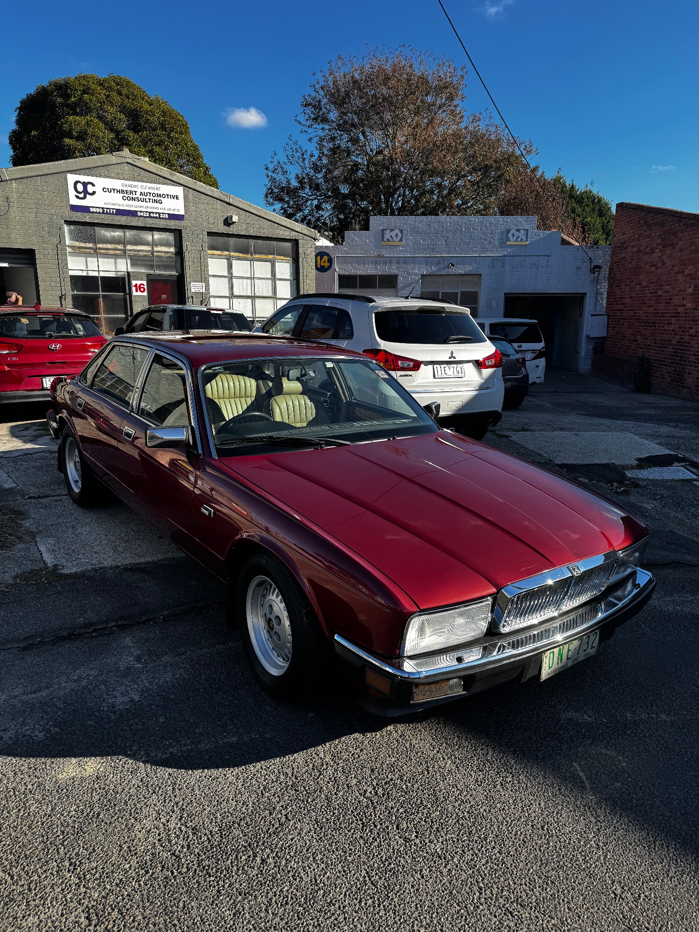 1988 JAGUAR SOVEREIGN 4 SP AUTOMATIC 4D SEDAN