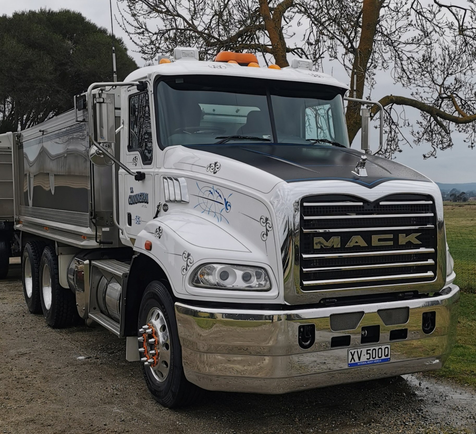 2019 MACK AUTOMATIC TIPPER