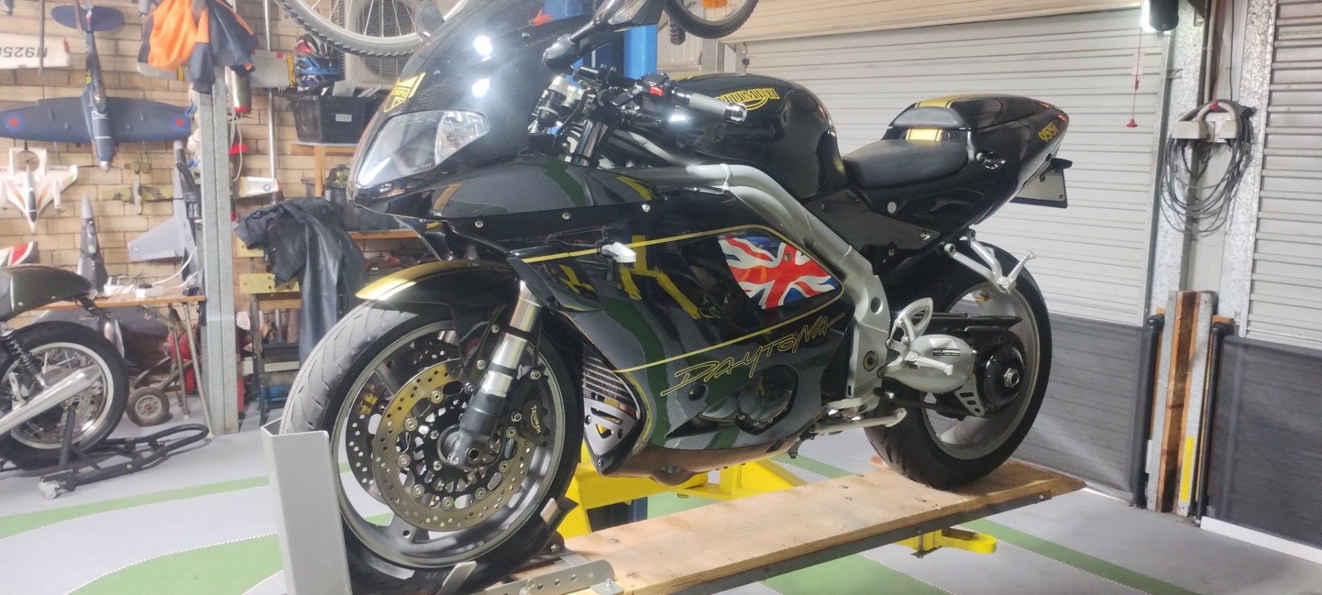 2004 TRIUMPH T955i (DAYTONA 955i) SPORTS