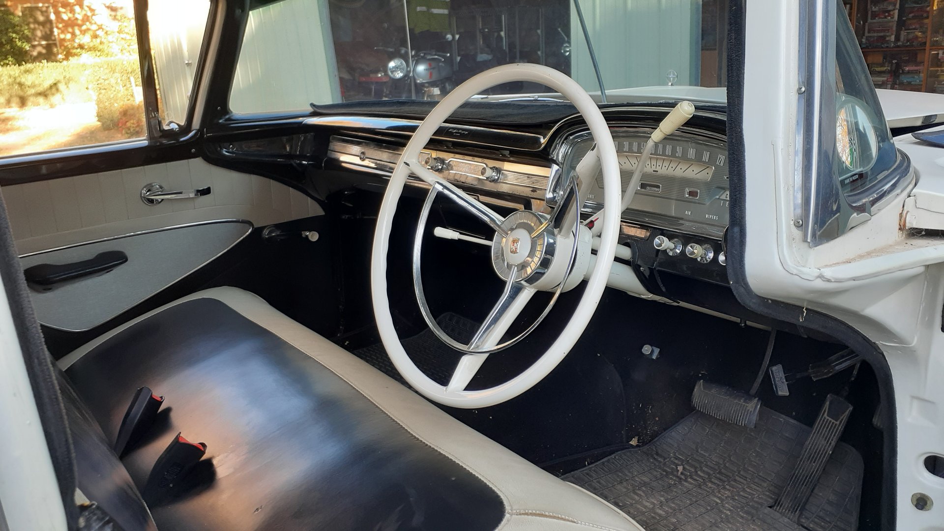 1960 FORD FAIRLANE 500 2 SP AUTOMATIC SEDAN 