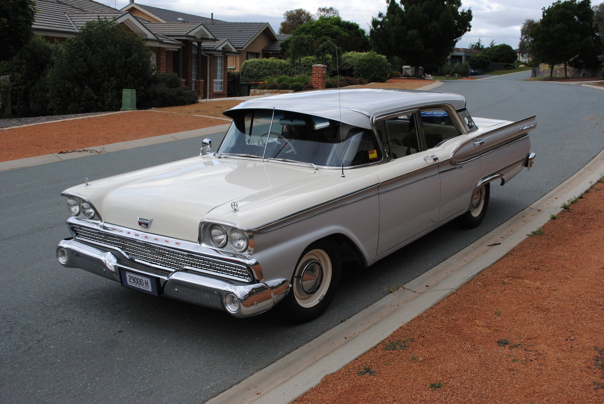 1960 FORD FAIRLANE 500 2 SP AUTOMATIC SEDAN