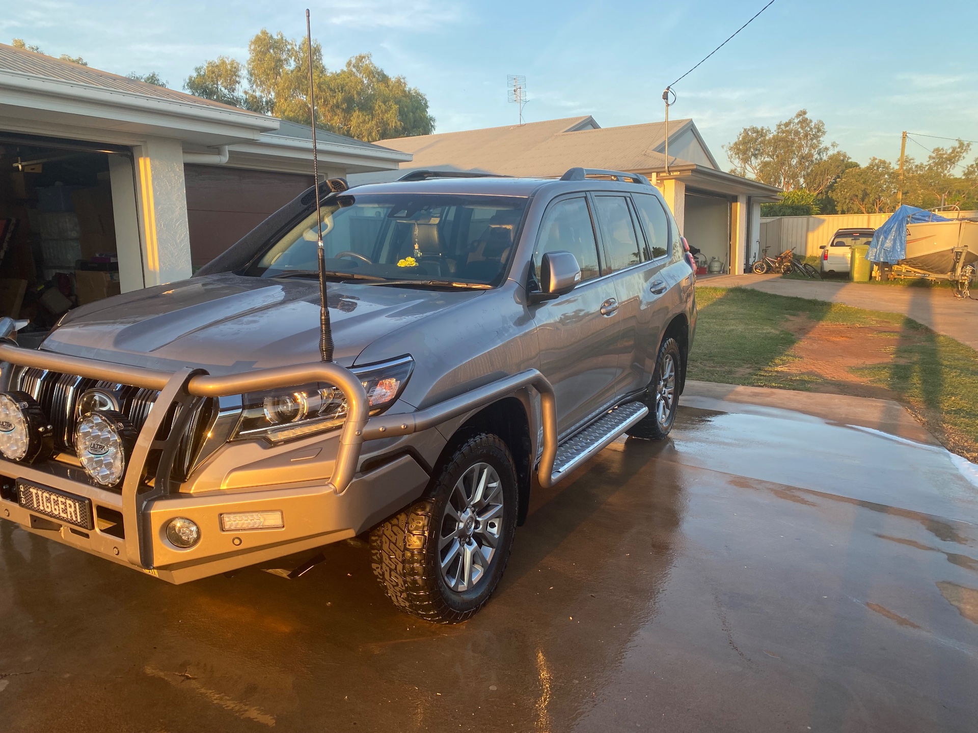 2019 TOYOTA LANDCRUISER KAKADU PRADO GXL (4x4) 4D WAGON